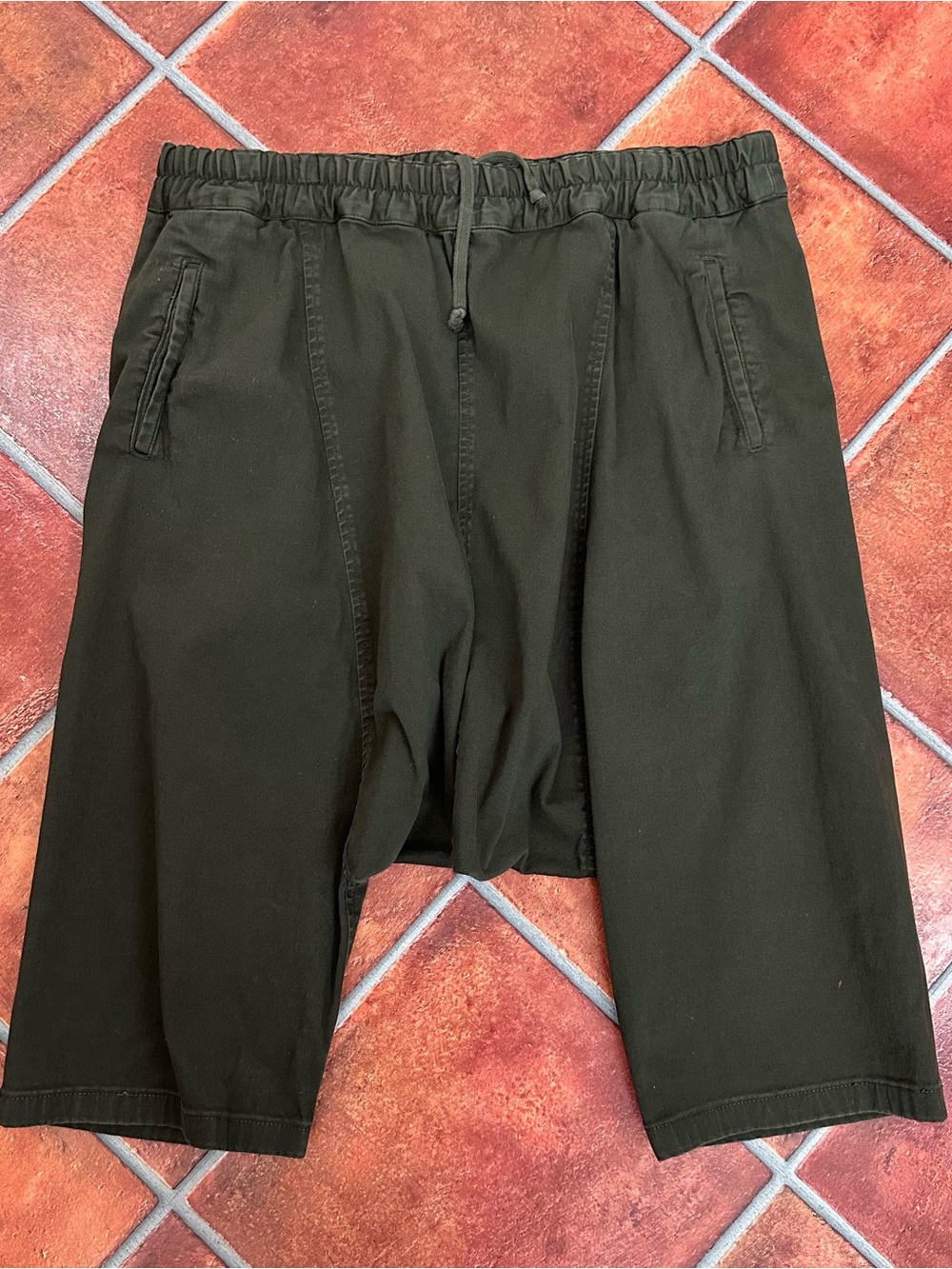 G&G Abbigliamento (S.r.l.) Men's Drop-Crotch Streetwear Shorts